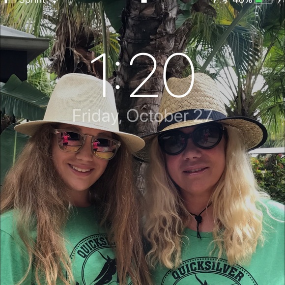 Meet your Posher, Leslie - Picture 2 of 3